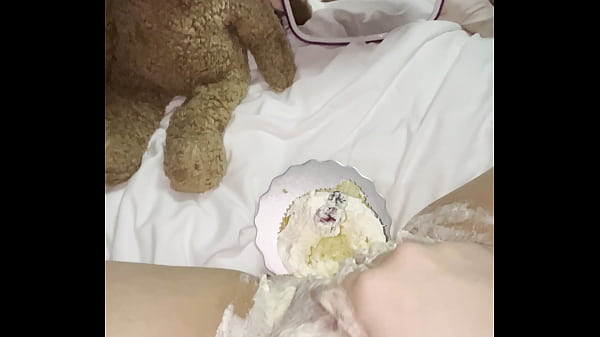 Insane 18YO Step Sis Food Porn: Virgin Cakes Pussy Raw!