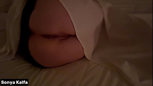Super Horny Arab Stepmom Begs for Brutal Fuck on Bed Night