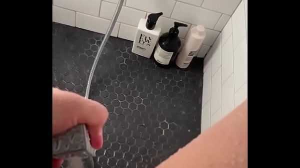 Saudi Snowwhite Teen’s Insane Shower Masturbation Craves BBC