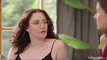 Greedy Lesbian MILF Reunites And Slams Classmate’s Dripping Pussy