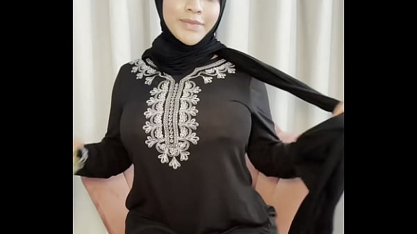 Naughty Arab Slut Fucks Massive Dildo in Ramadan – Yasmina