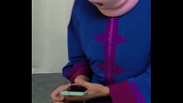 Saudi Slut Fucked Hard by Driver – Dripping Wet Pussy!