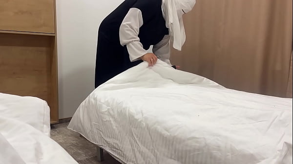 Insane Arab Maid Seduces Hotel Client with Her Tight Pussy